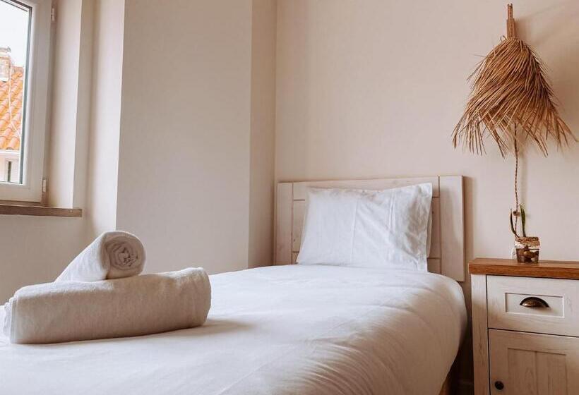 هتل Captain Cook Ahoy