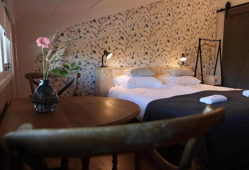 هتل Porcus Campus