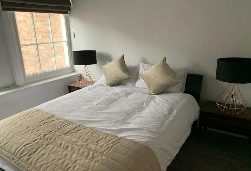 酒店 The Falcon Tap Boutique Inn