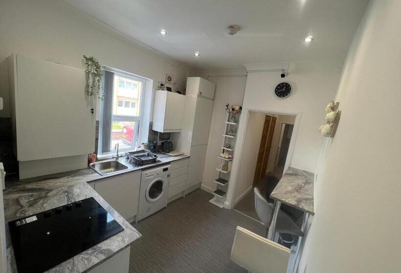 בית מלון כפרי Zams Rooms