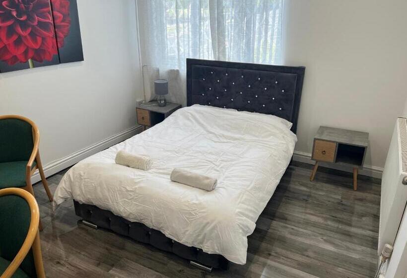 בית מלון כפרי Zams Rooms