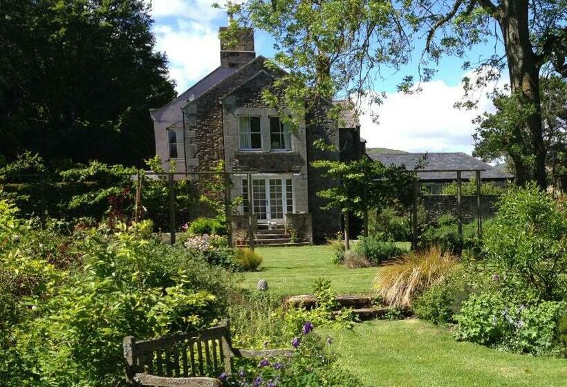 Ingram House Bed & Breakfast