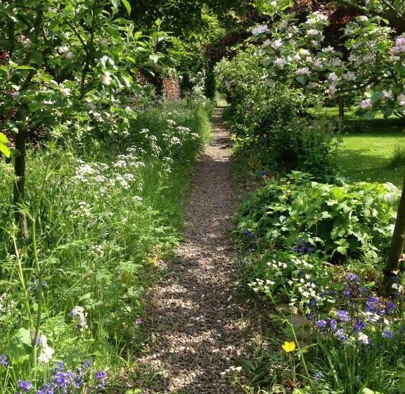 Ingram House Bed & Breakfast