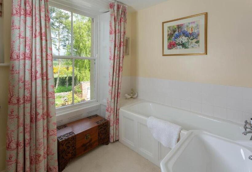 Ingram House Bed & Breakfast