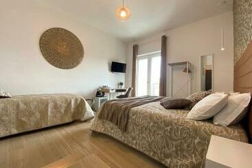 پانسیون Barirooms   Carulli Suites