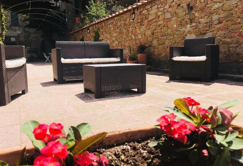 Пансион Camera Suite Romantica Con Giardino In Dimora Storica   B&b Palazzo Robicci