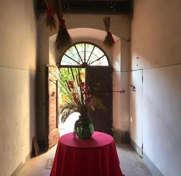 Пансион Camera Suite Romantica Con Giardino In Dimora Storica   B&b Palazzo Robicci