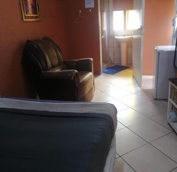 פנסיון Fk Guest Inn