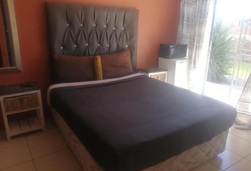 פנסיון Fk Guest Inn