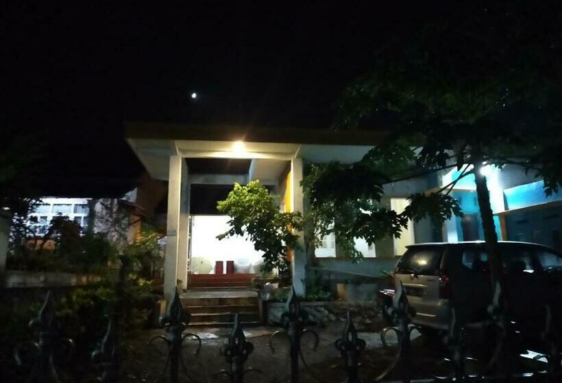 ペンション Guest House Syari Ah Sekar Manganti Mitra Aqsa