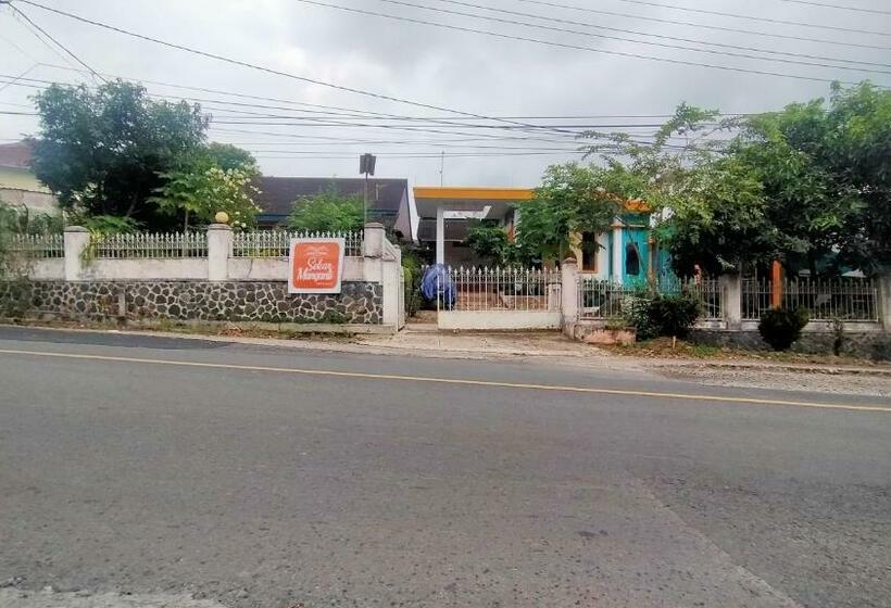 ペンション Guest House Syari Ah Sekar Manganti Mitra Aqsa