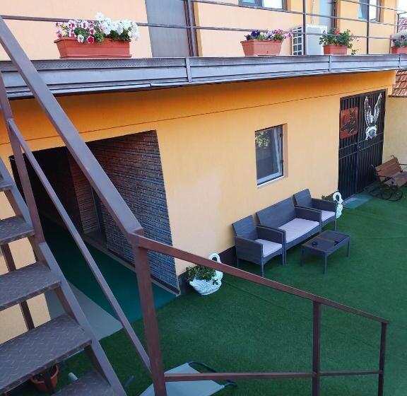 פנסיון Home For You