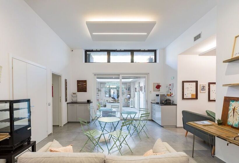 膳宿费 Little Square Arona