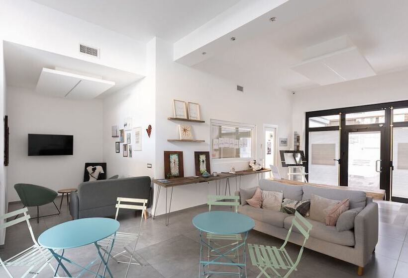 膳宿费 Little Square Arona