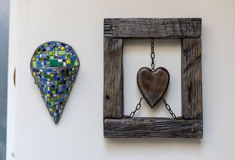 膳宿费 Little Square Arona