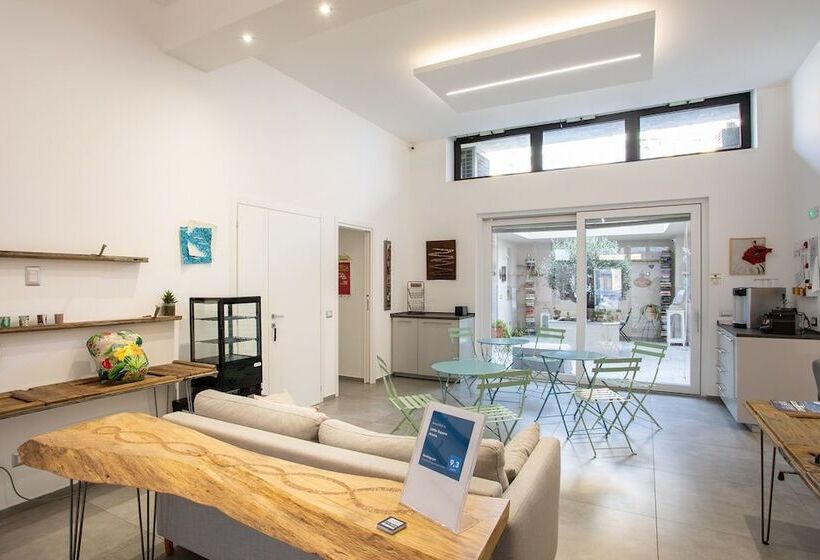 膳宿费 Little Square Arona