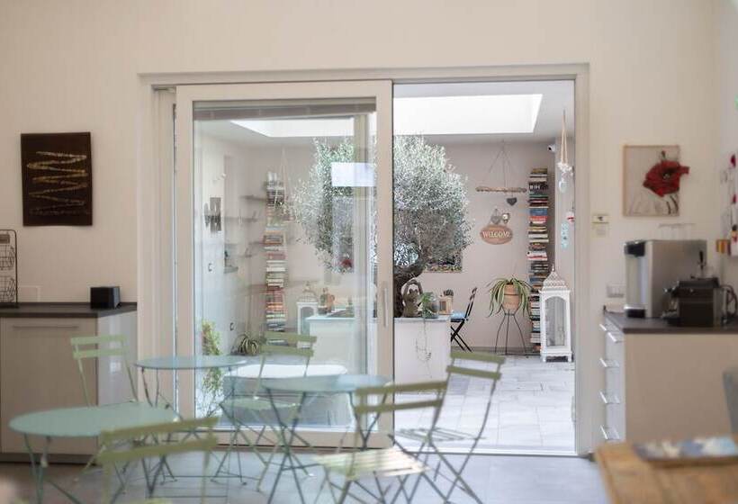 膳宿费 Little Square Arona