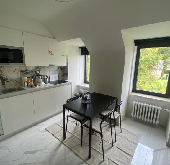 膳宿费 Nummer 151 Villastudios