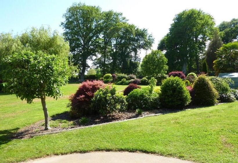 膳宿费 Rustling Oaks Nz Boho Pool House