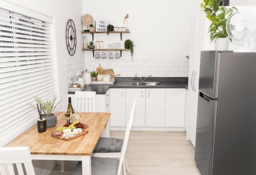 膳宿费 Rustling Oaks Nz Boho Pool House