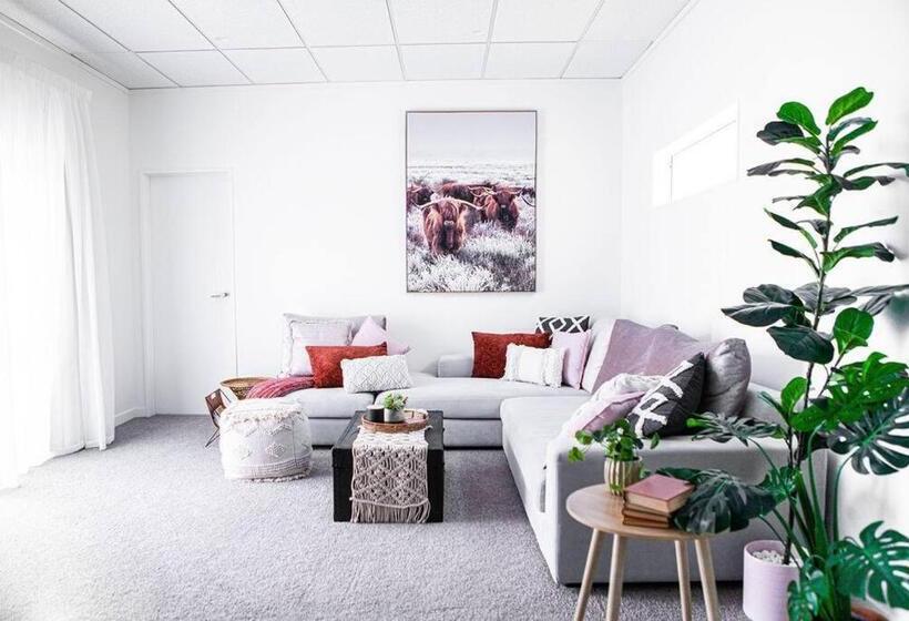 膳宿费 Rustling Oaks Nz Boho Pool House