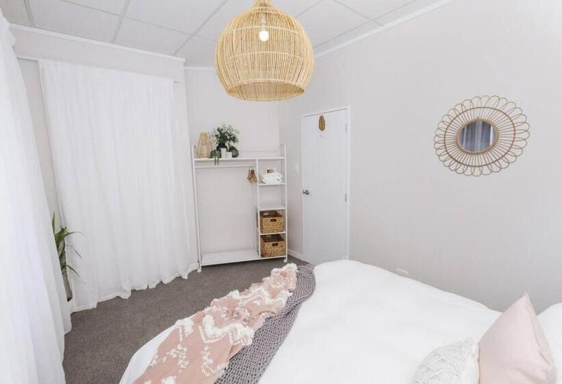 膳宿费 Rustling Oaks Nz Boho Pool House