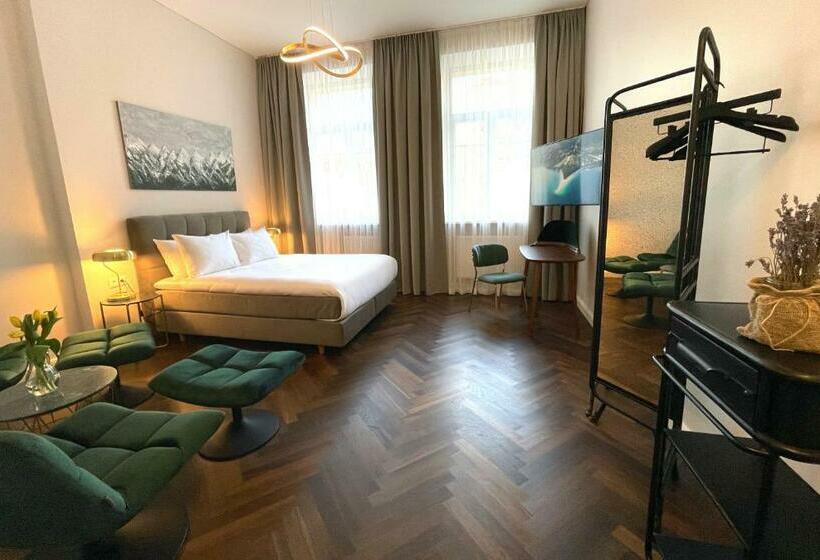 پانسیون St Casimir Apartments