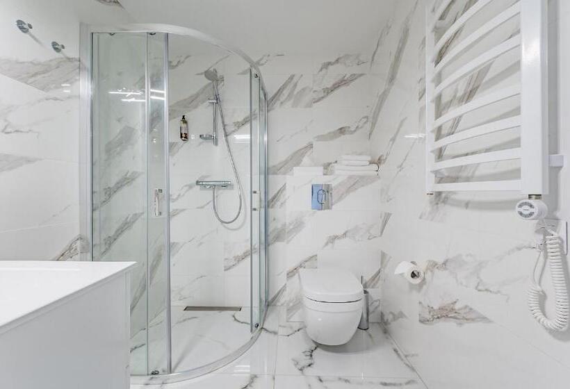 پانسیون St Casimir Apartments