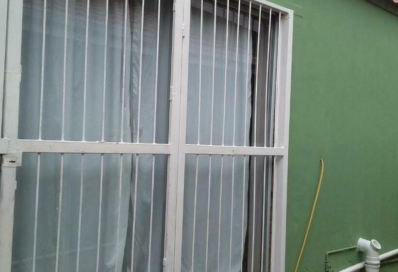 ペンション Sugarbush & Burgundy