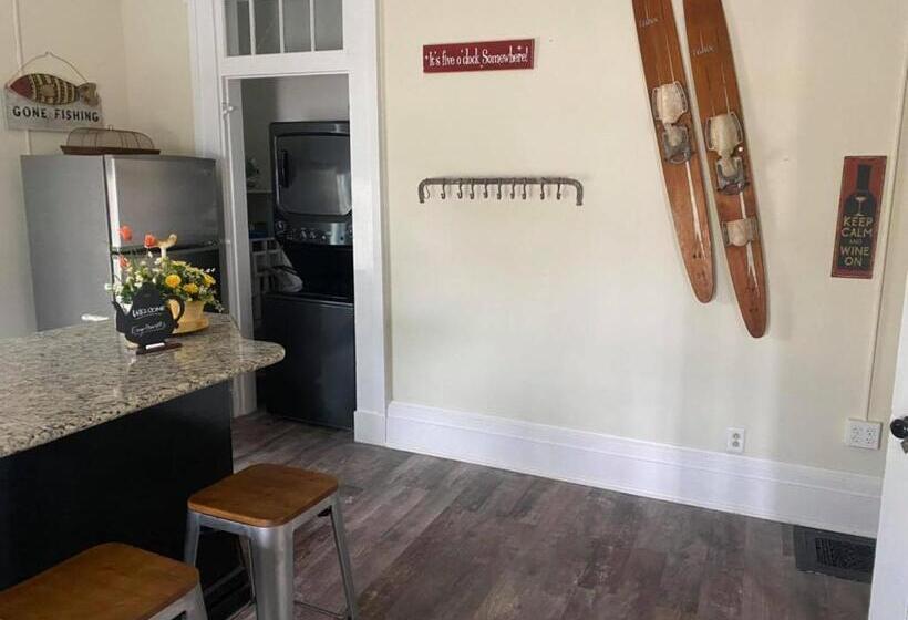 Пансион Suite 3 Eighteen