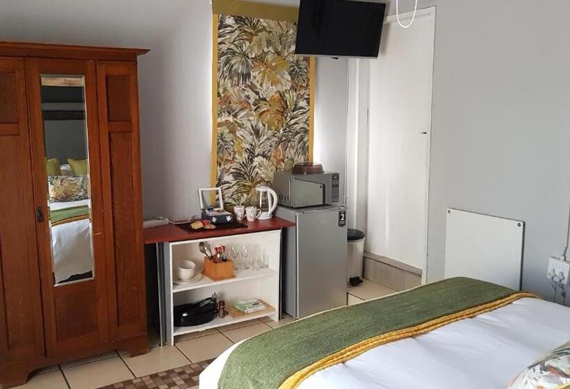 بنسيون The Garden Inn Guesthouse