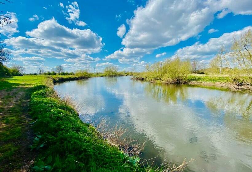 Пансион The Granary