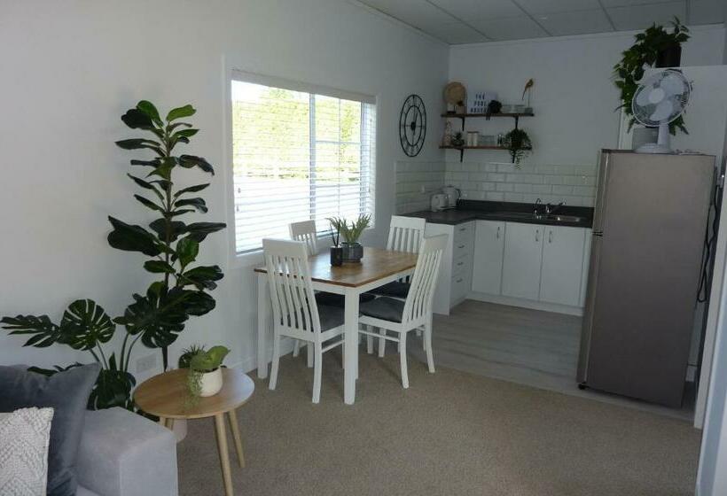 膳宿费 Rustling Oaks Nz Boho Pool House