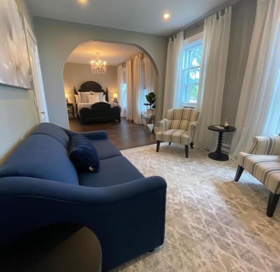 فندق صغير Beach Street Inn