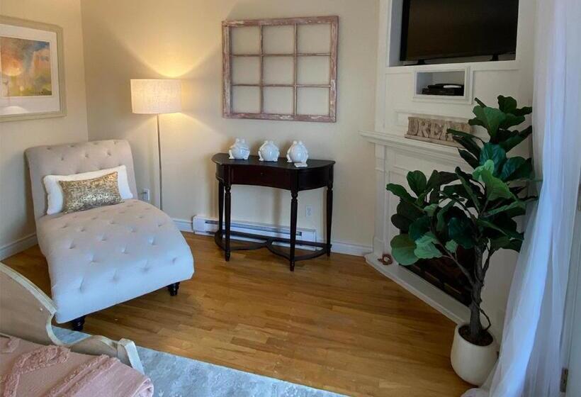 فندق صغير Beach Street Inn