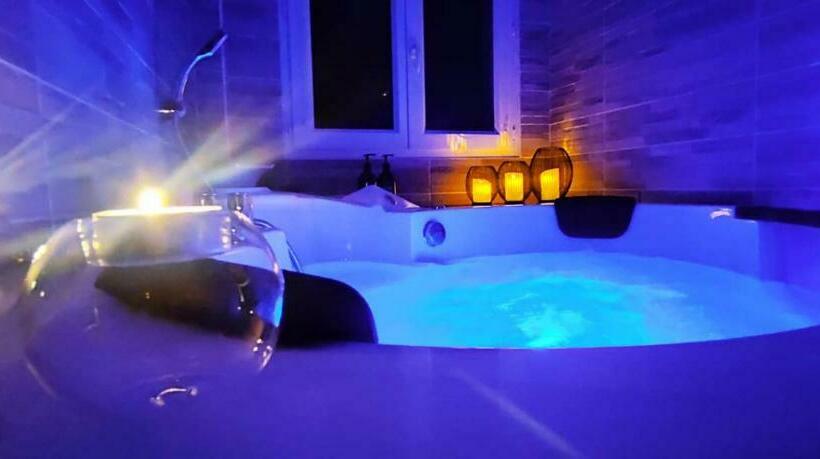 ベッドアンドブレックファースト A L Orée Des Pins   Gite Et Spa De 30 M2  Home Cinéma Et Massage En Sup