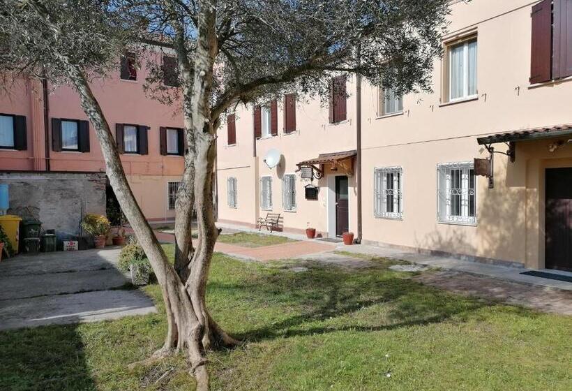 ベッドアンドブレックファースト Al Souvenir