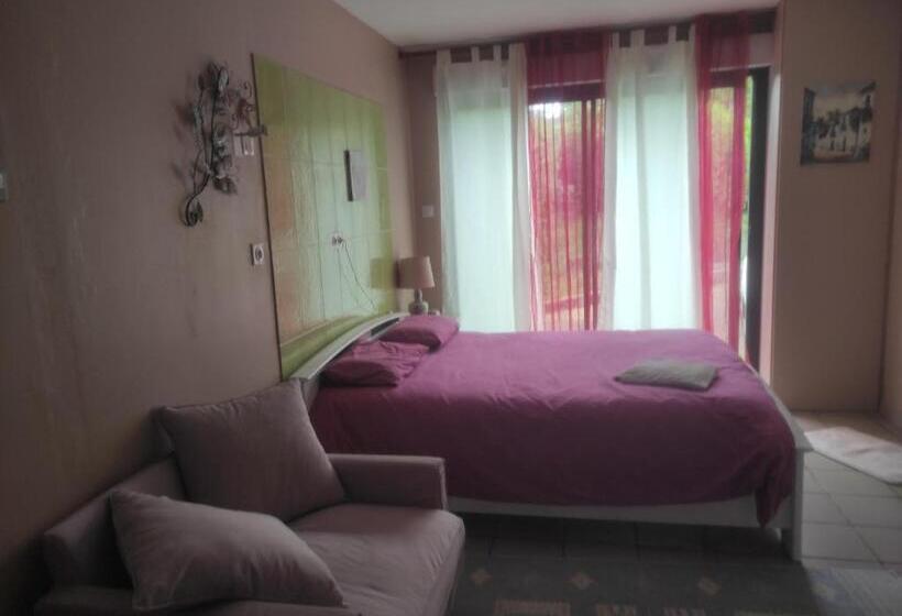 민박 Chambre Spatieuse Avec Grand Lit