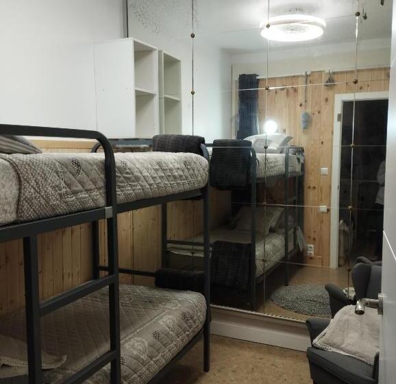 住宿加早餐  Petite Chambre D Hôtes Lits Superposes Avec Salle De Bains Privee Chez Catherine A Reus