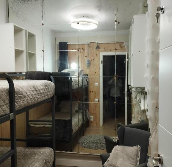 Bed and Breakfast Petite Chambre D Hôtes Lits Superposes Avec Salle De Bains Privee Chez Catherine A Reus