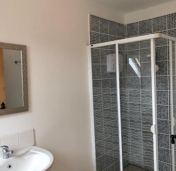 住宿加早餐  Four Seasons House