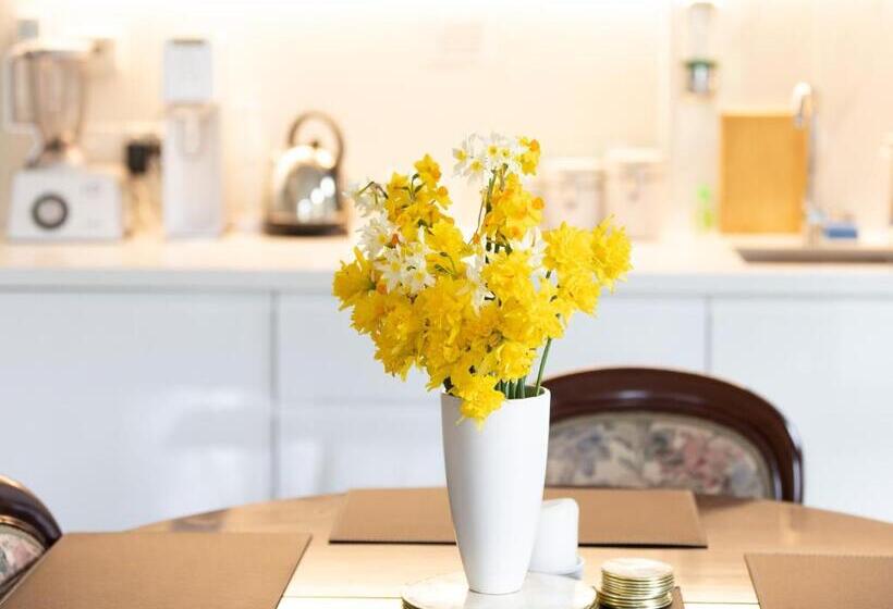 민박 Hanging Rock Views