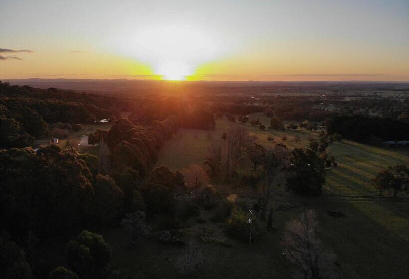 민박 Hanging Rock Views