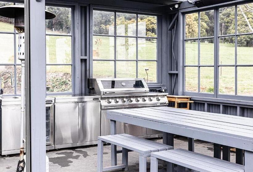 민박 Hanging Rock Views