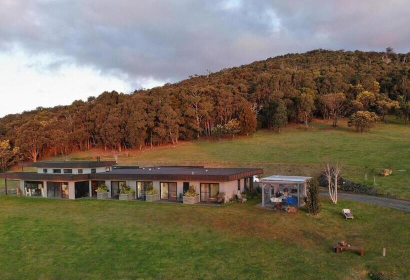 민박 Hanging Rock Views
