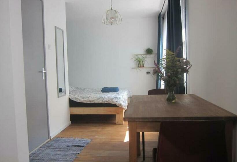 مبيت وإفطار Private Studio Room In De Pijp