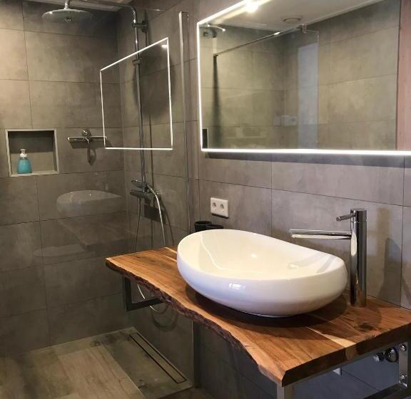 צימר T Heidepaleis