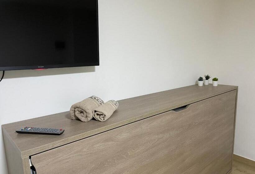 مبيت وإفطار Teddy Sroom