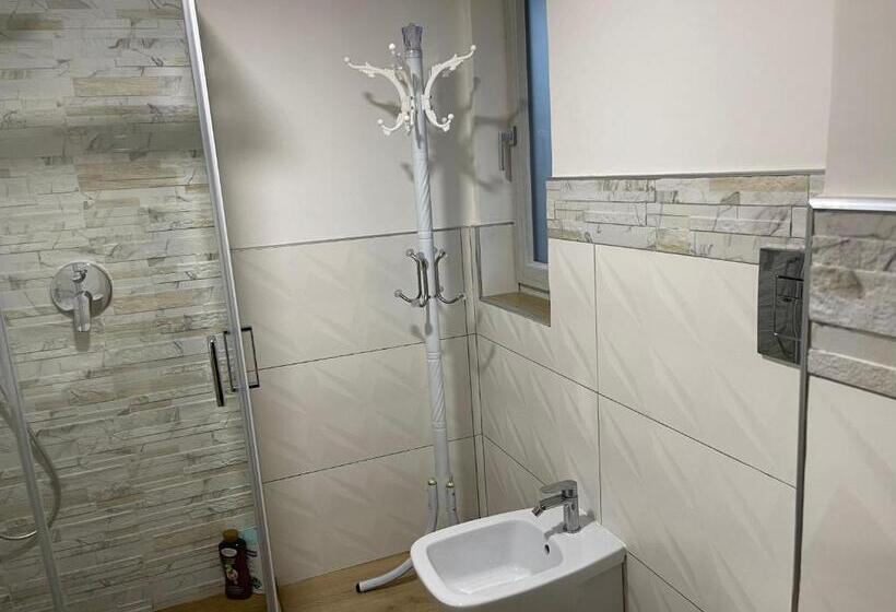 مبيت وإفطار Teddy Sroom