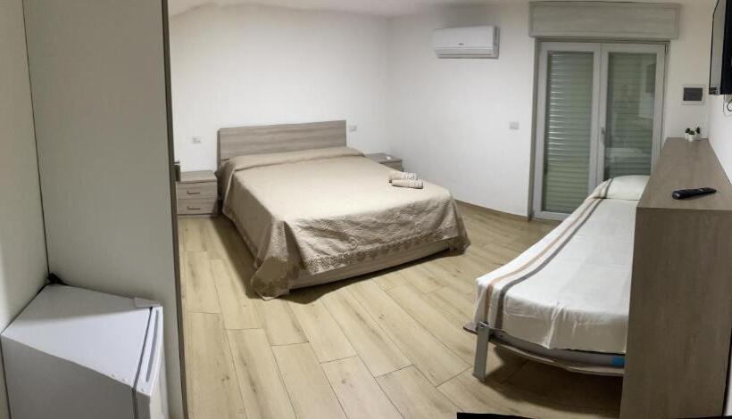 مبيت وإفطار Teddy Sroom